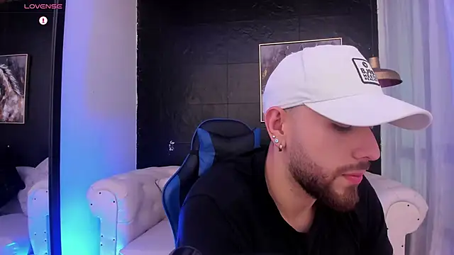 Maximo Wolff online show from October 9, 8:25 pm