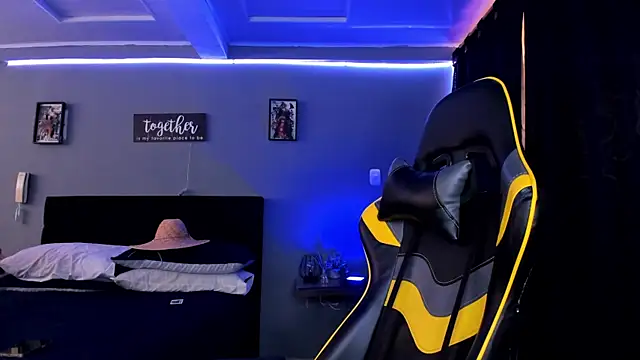 alexgiraldo   online show from October 4, 1:27 pm