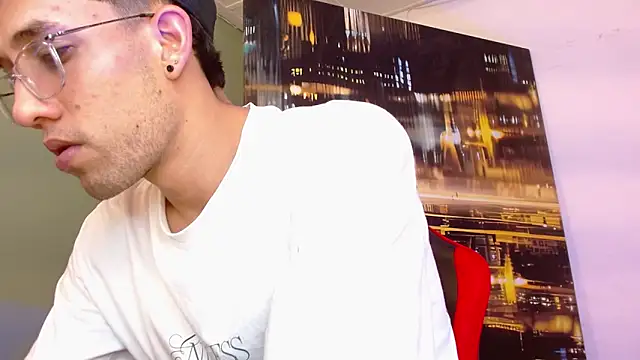 alexgiraldo   online show from April 7, 12:54 am