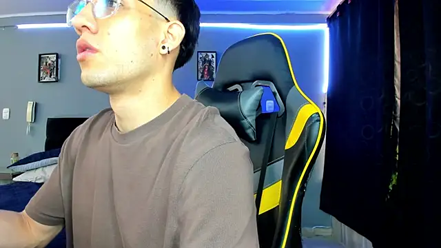 alexgiraldo   online show from September 12, 12:49 pm