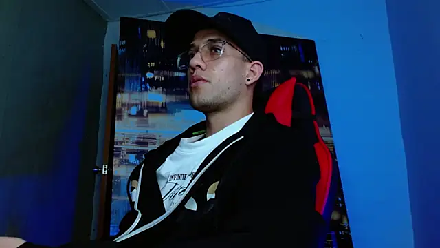 alexgiraldo   online show from April 11, 1:57 am