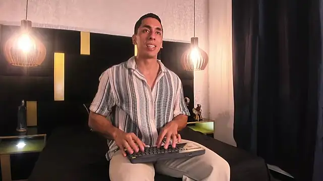 Lucio  Fox online show from April 19, 12:26 pm