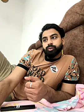 hottestboy03 online show from October 31, 5:31 am