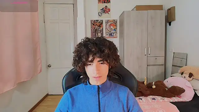 Nude Boy18 online show from March 9, 12:59 am