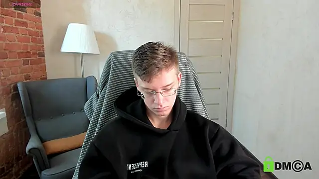 Snapshot of Harm_Dick chatting on September 28, 11:41 am Harm Dick online show from September 28, 11:41 am