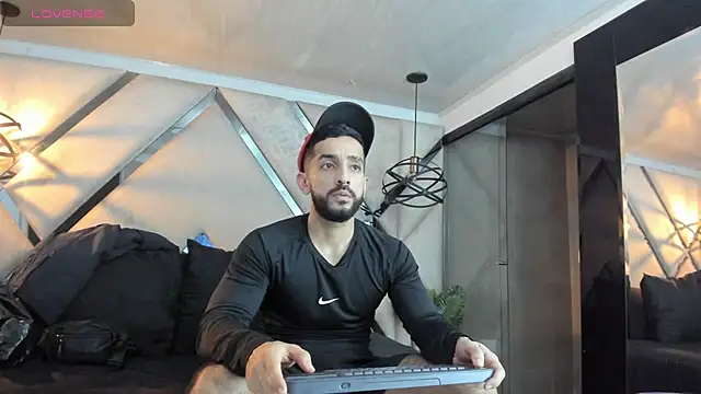 Yiyo10  online show from April 21, 3:34 am