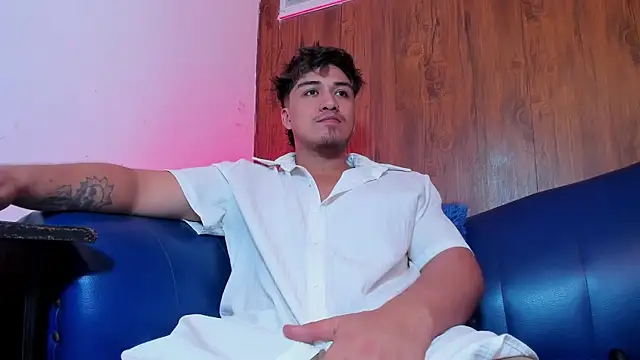 juanmechanic  online show from June 1, 9:37 pm