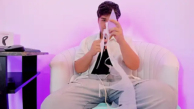 juanmechanic  online show from June 25, 12:02 am