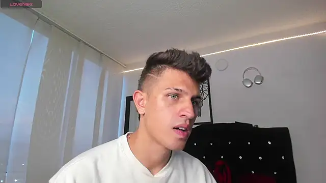 kevin ahss online show from November 7, 10:35 pm