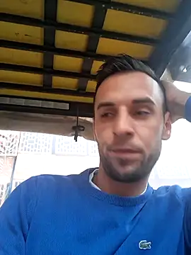 Necunoscutul001 online show from September 10, 6:23 am