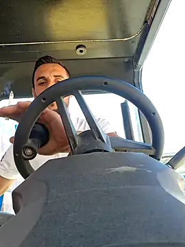 Necunoscutul001 online show from September 16, 10:16 am