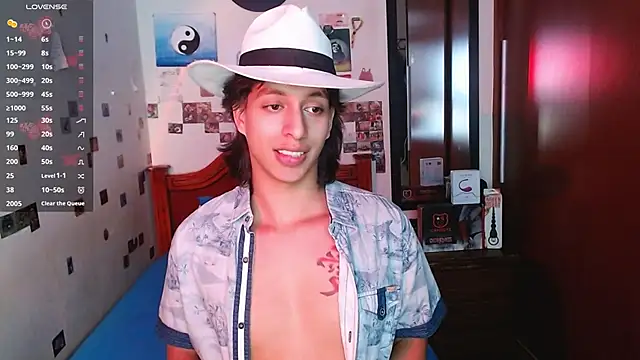 DannyPhantom555 online show from November 10, 8:58 pm