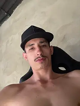 Damartinez27 online show from January 14, 9:40 pm