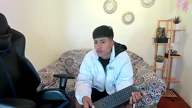 Snapshot of sebas_boys577 chatting on September 9, 2:27 pm sebas boys577 online show from September 9, 2:27 pm