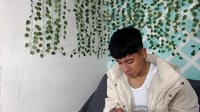 Snapshot of sebas_boys577 chatting on September 12, 1:22 pm sebas boys577 online show from September 12, 1:22 pm