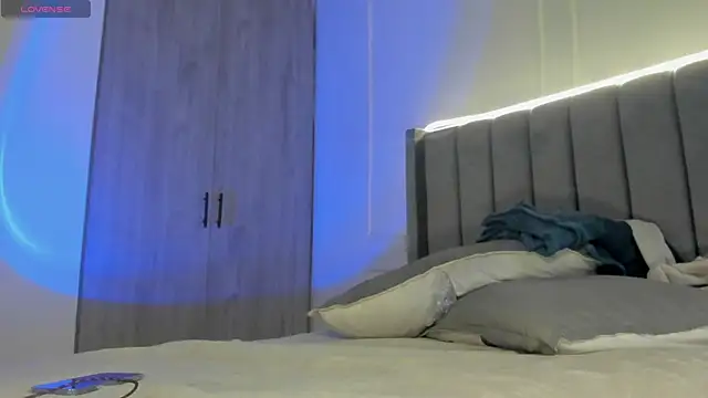 Ice Princess  online show from October 29, 1:14 pm