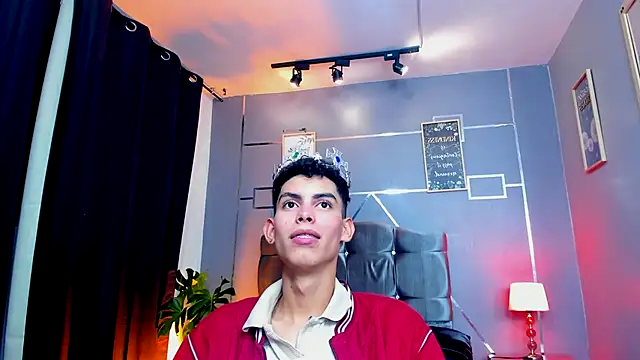 Snapshot of Room_69x chatting on October 15, 4:20 am Room 69x online show from October 15, 4:20 am