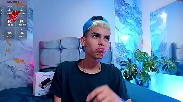 Room 69x online show from February 21, 8:04 am