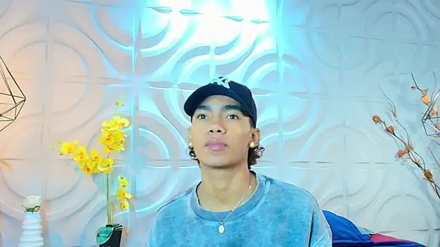 AlanCutee online show from June 7, 1:07 pm