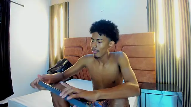 FYKMOR 1 online show from December 15, 8:06 pm