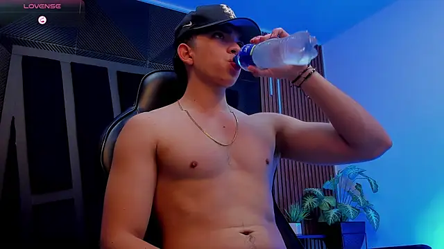 Eryonbradley online show from October 1, 11:36 am