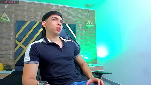 Eryonbradley online show from October 5, 4:55 pm