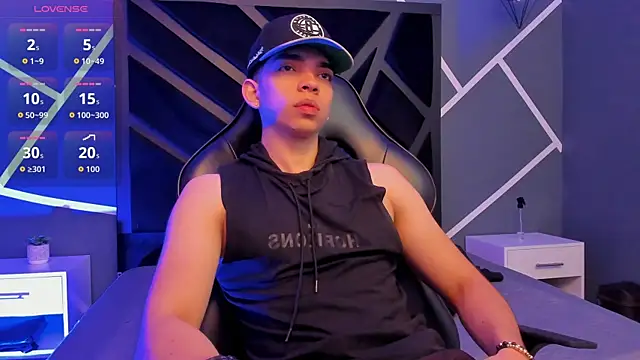 Eryonbradley online show from October 7, 11:36 am