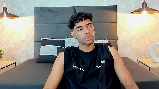 RaphaelDufort online show from October 7, 12:04 am