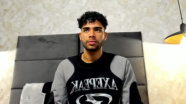 RaphaelDufort online show from October 18, 12:15 am