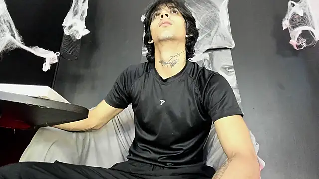 Snapshot of jett_savage chatting on October 17, 2:32 pm jett savage online show from October 17, 2:32 pm