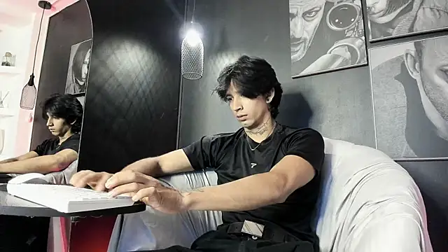 Snapshot of jett_savage chatting on October 6, 1:38 pm jett savage online show from October 6, 1:38 pm