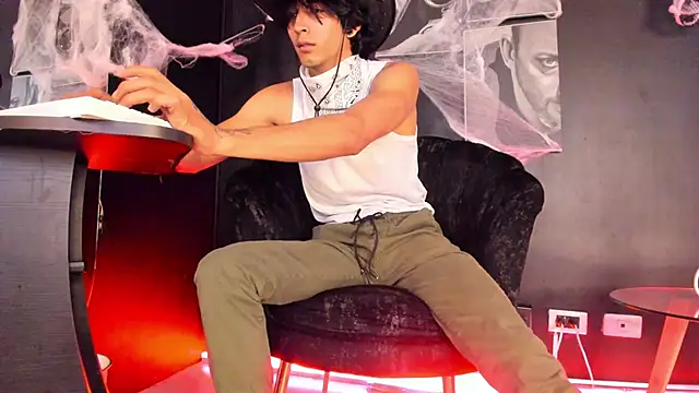 Snapshot of jett_savage chatting on October 13, 2:34 pm jett savage online show from October 13, 2:34 pm