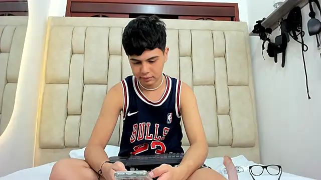 Felipe Cold online show from October 8, 3:44 am