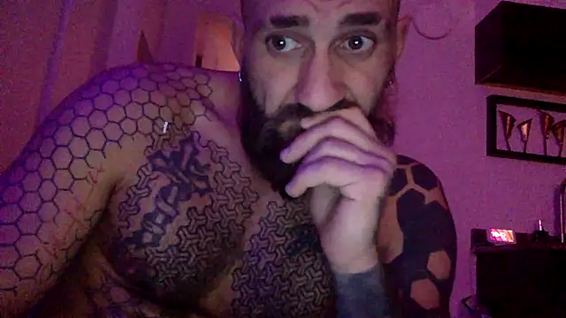 Bearlyfuckinglogan online show from July 8, 2:48 am