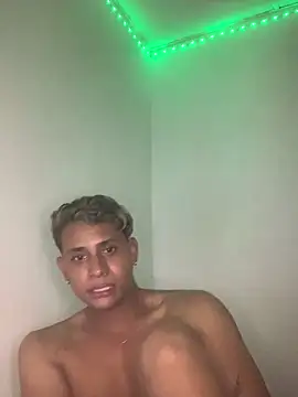 Patrick Hott  online show from October 28, 2:25 am