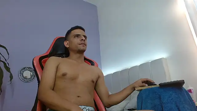  Tarekk  online show from November 11, 6:18 am