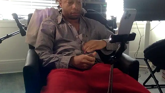 Diodre Benyoon online show from February 24, 9:59 pm