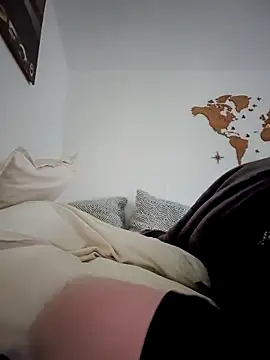 6incheswannacum online show from December 19, 10:34 am