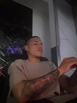 AlphaMasterXxx online show from October 1, 12:03 am