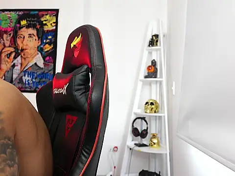 logan hugh8 online show from October 19, 8:56 pm