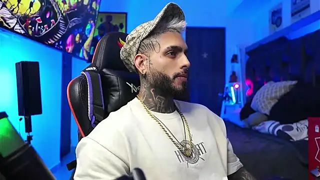 logan hugh8 online show from February 3, 6:22 am