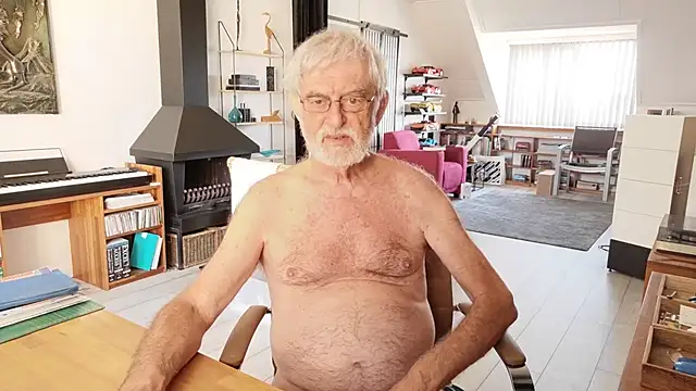ewaldwillems99 online show from July 8, 3:38 pm