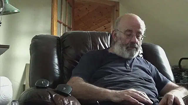 Snapshot of janzer13 chatting on October 20, 1:48 pm janzer13 online show from October 20, 1:48 pm