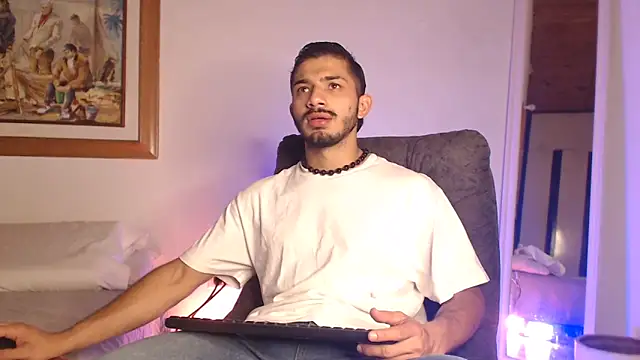 ArturoCardona  online show from March 3, 10:44 am