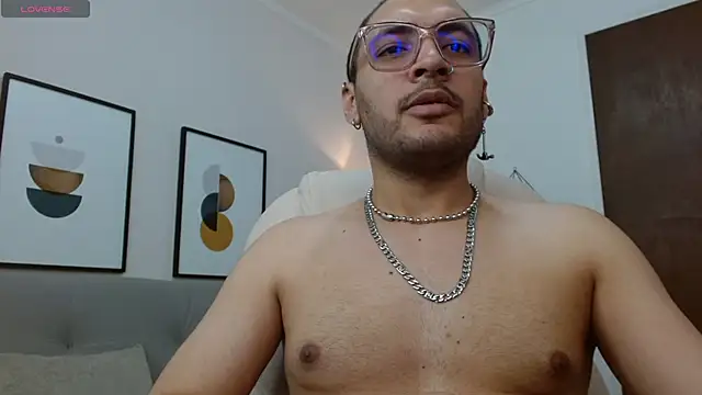   Damian    online show from November 11, 1:54 am