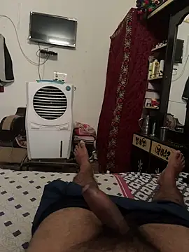 jucydick010887 online show from April 22, 7:03 am