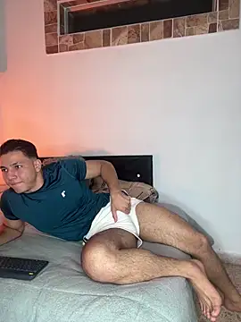 Snapshot of max_valiant1 chatting on September 17, 4:57 am max valiant1 online show from September 17, 4:57 am