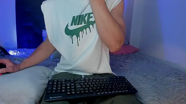 Enzo-wolf33 online show from April 20, 7:16 pm