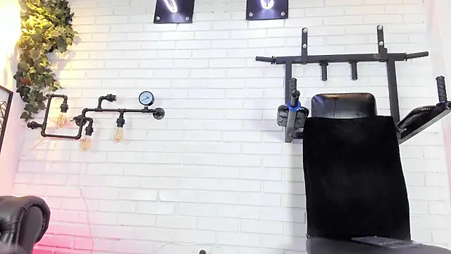 ItaloMoore online show from November 23, 6:19 pm