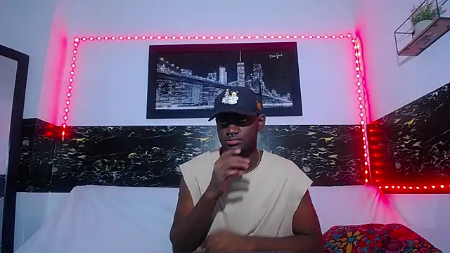 Snapshot of eebony_stallion chatting on September 17, 3:29 am eebony stallion online show from September 17, 3:29 am